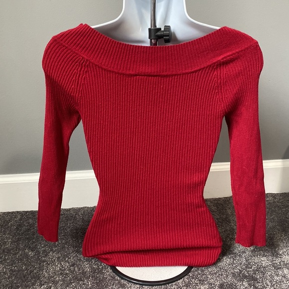 Xs tight fitted red ribbed optional off the shoulder red sweater - Picture 2 of 3
